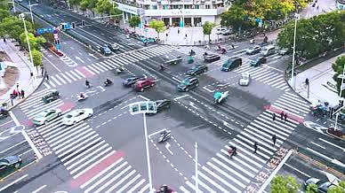 十字路车流人流路口视频的预览图